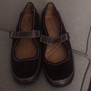 Women’s leather slip ons